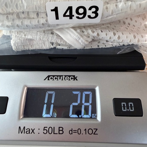 Lululemon Sweat Your Heart Out Tank Top Size 6 White Mesh Muscle Shirt - Picture 7 of 7